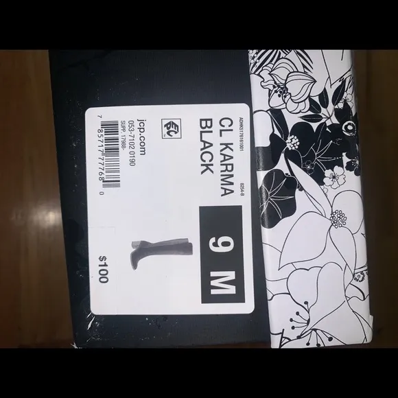 Block heel boots CL by Laundry NWT
