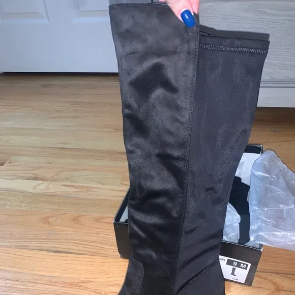 Block heel boots CL by Laundry NWT