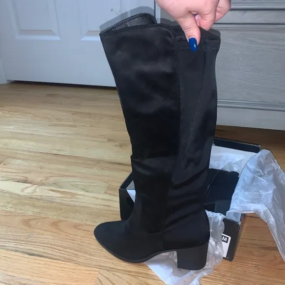 Block heel boots CL by Laundry NWT