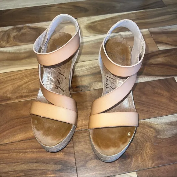 Blowfish Malibu strappy Tan Wedge Sandals