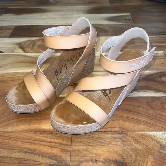 Blowfish Malibu strappy Tan Wedge Sandals