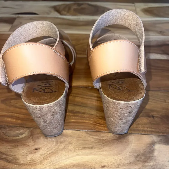 Blowfish Malibu strappy Tan Wedge Sandals