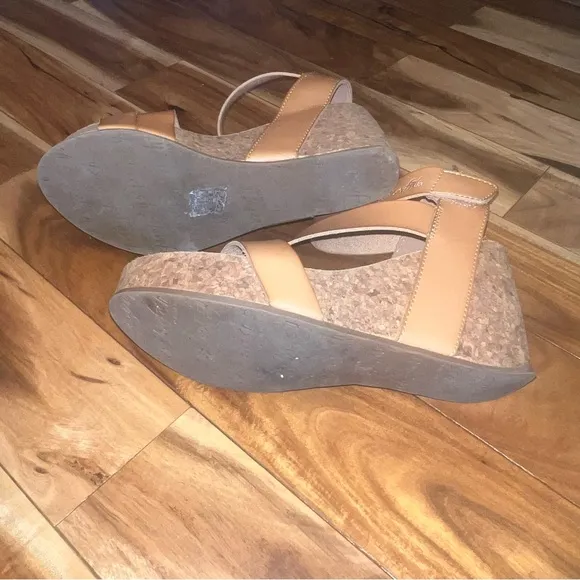 Blowfish Malibu strappy Tan Wedge Sandals