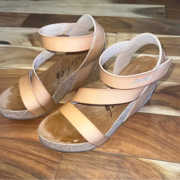 Blowfish Malibu strappy Tan Wedge Sandals