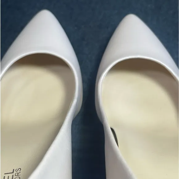 BNWOB MICHAEL KORS LIGHT NUDE HEELS SIZE 5.5M