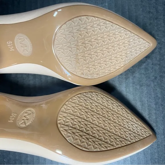 BNWOB MICHAEL KORS LIGHT NUDE HEELS SIZE 5.5M