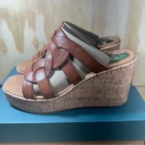 Boc Cora Brown Wedge Sandals Women’s Size 10- New in Box