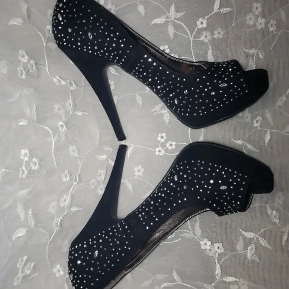 Bongo,platform heels,black velvet, women's size 6.5