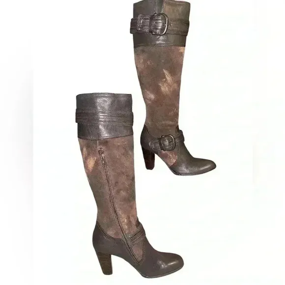 Born Crown 7M Brown Knee High Zip Up Heel Boot
