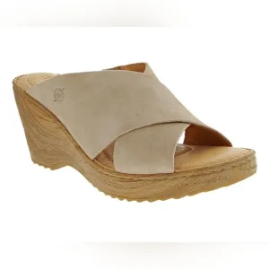 Born Nora Sandals suede Size 9