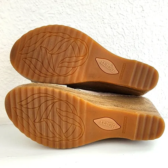 Born Nora Sandals suede Size 9