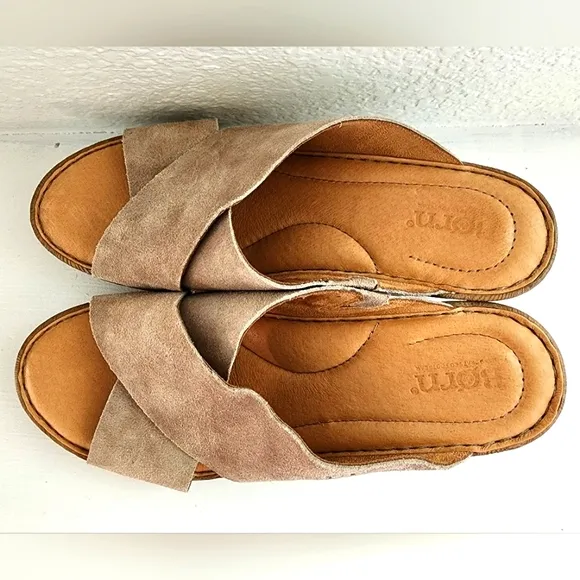 Born Nora Sandals suede Size 9