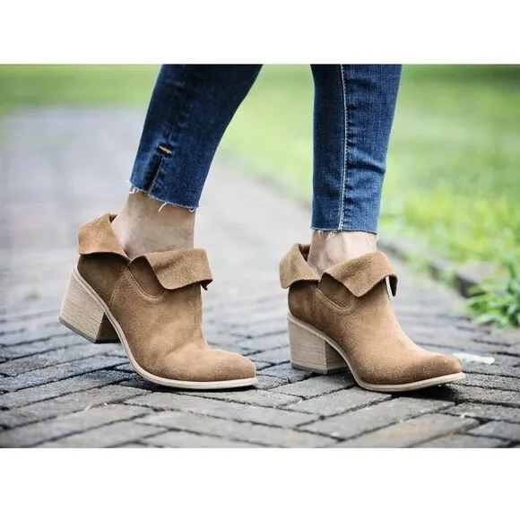 BP Women's Brice‎ Notched Brown Leather Foldover Ankle Booties Size 6.5 M