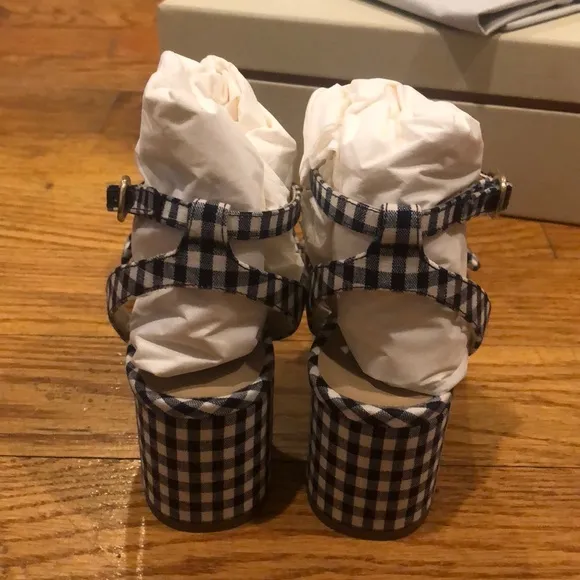 Brand new Draper James x M. Gemi gingham sandals