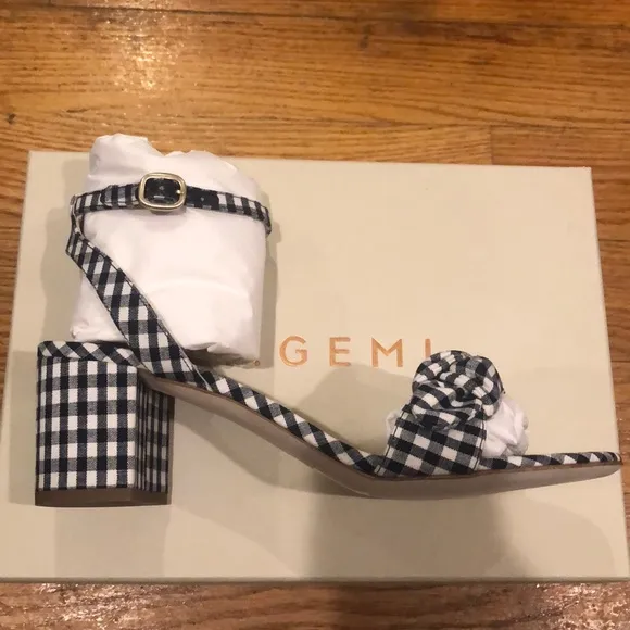 Brand new Draper James x M. Gemi gingham sandals