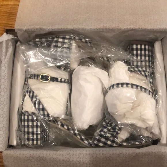 Brand new Draper James x M. Gemi gingham sandals