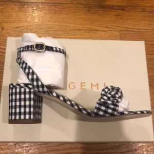 Brand new Draper James x M. Gemi gingham sandals