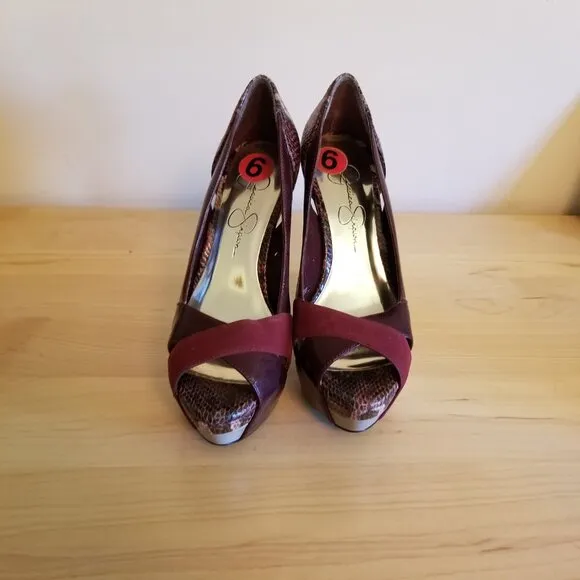 Brand New Jessica Simpson patented leather leopard open top heels size 6