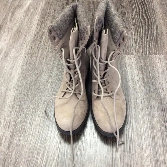 BRAND NEW NWT Tan Flannel Accent Ankle Boots 11