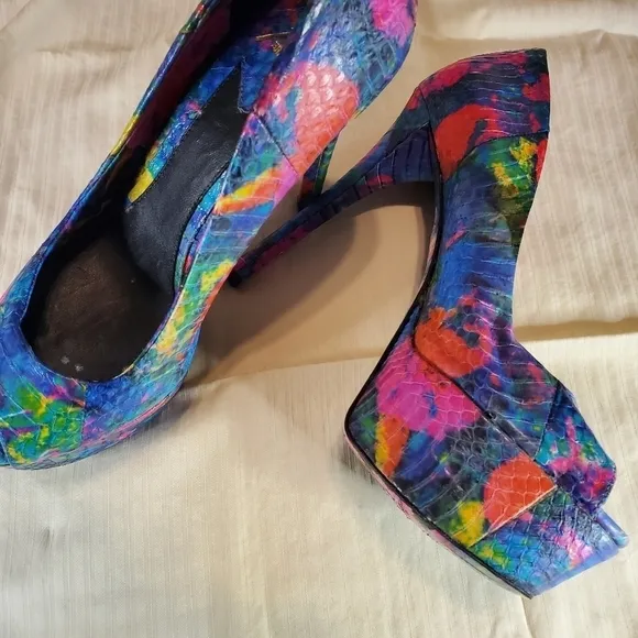 Brian Atwood B Bambola Ultra High Pumps EUC SZ 6.5