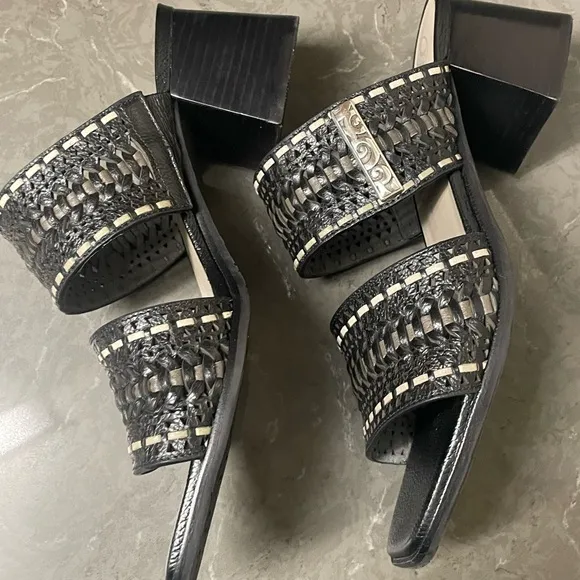 BRIGHTON Tonia‎ Black Sandals Wedge Heels size 8 1/2 8.5 Leather Shoes Silver