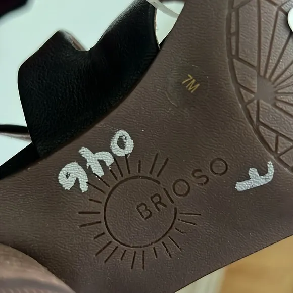 Brioso Verandah Leather Block Heel Sandals