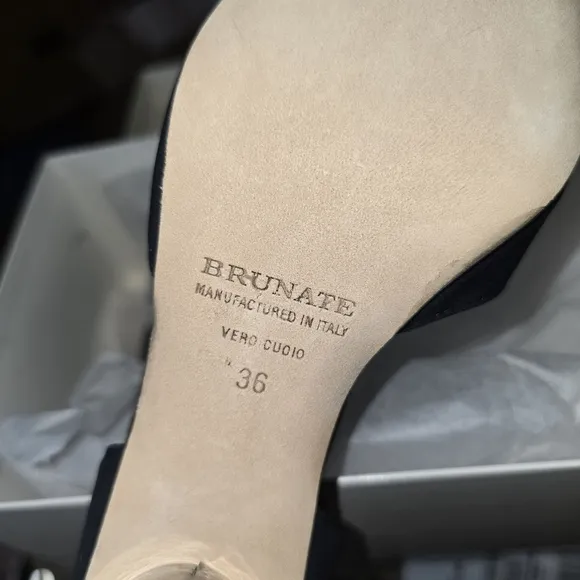 Brunate Made in Italy Flex Step Low Heel Pumps NIB w/ Dust Bag Navy Blue Size 6