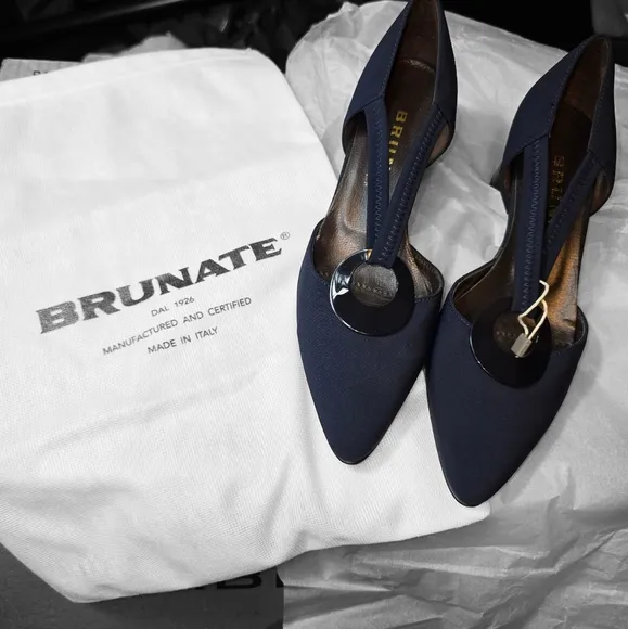 Brunate Made in Italy Flex Step Low Heel Pumps NIB w/ Dust Bag Navy Blue Size 6