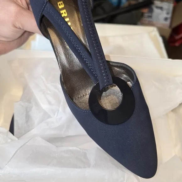 Brunate Made in Italy Flex Step Low Heel Pumps NIB w/ Dust Bag Navy Blue Size 6