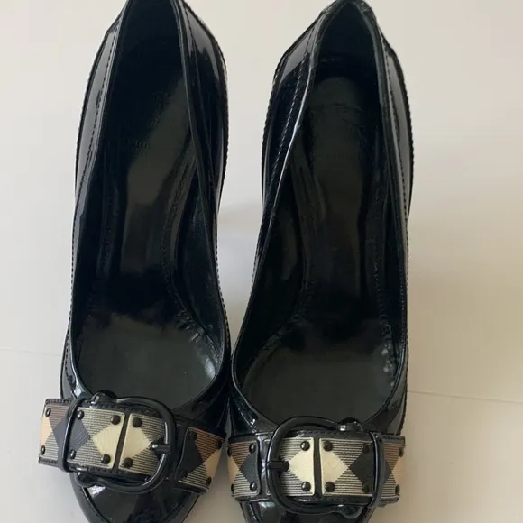 Burberry Black High Heel Shoes Size 6