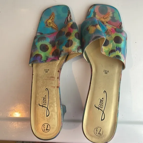 butterfly &amp; sunflower hologram sandals kitten heel women’s size 7 1/2