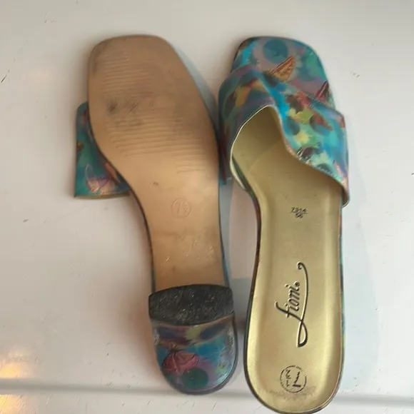 butterfly &amp; sunflower hologram sandals kitten heel women’s size 7 1/2
