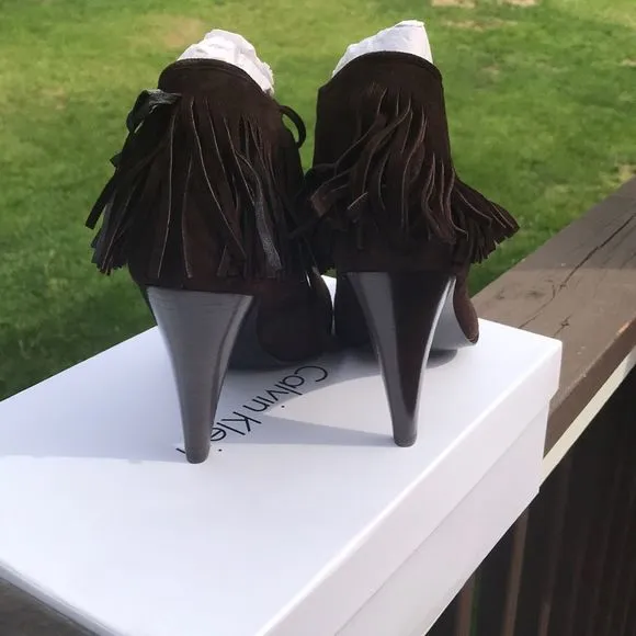 𝅺calvin Klein Pixar Suede Sandals