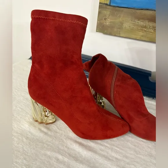 Cape Robbin Bacon Suede Boots Size 8.5 Block Heel