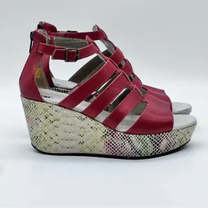 Caterpillar Westwood Wedge Sandals. Size 9