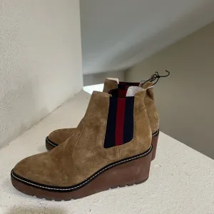 Cecelia New York Gemma Wedge Tan Suede Leather Boots Booties Shoes size 8
