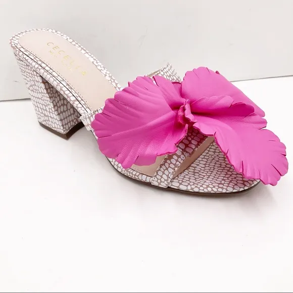 🆕{CECELIA NEW YORK} Hibiscus Leather Block Heel Slide Sandals