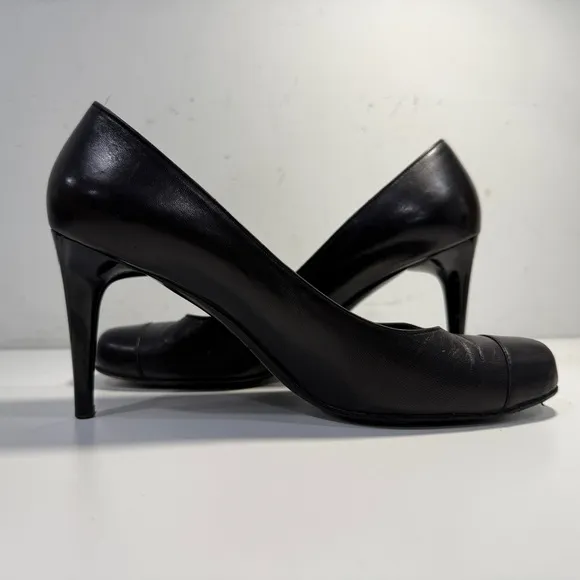 Chanel Black Pumps Heels Women’s 7.5 Size Leather Closed Toe Gold Logo Shoes
