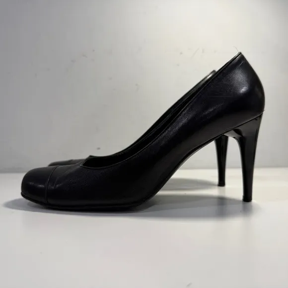 Chanel Black Pumps Heels Women’s 7.5 Size Leather Closed Toe Gold Logo Shoes