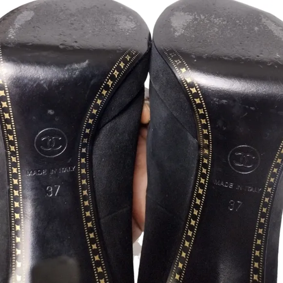 Chanel Escarpins Suede and Black Patent Leather Cap Toe Platform Pumps