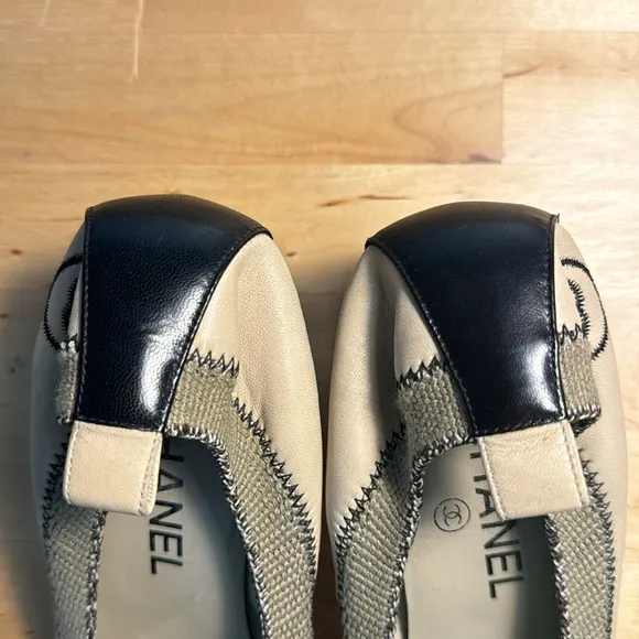 Chanel Stretch Cap Toe Block Heel 2” Pumps Black and Cream Leather Made in Italy