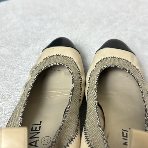 Chanel Stretch Cap Toe Block Heel 2” Pumps Black and Cream Leather Made in Italy