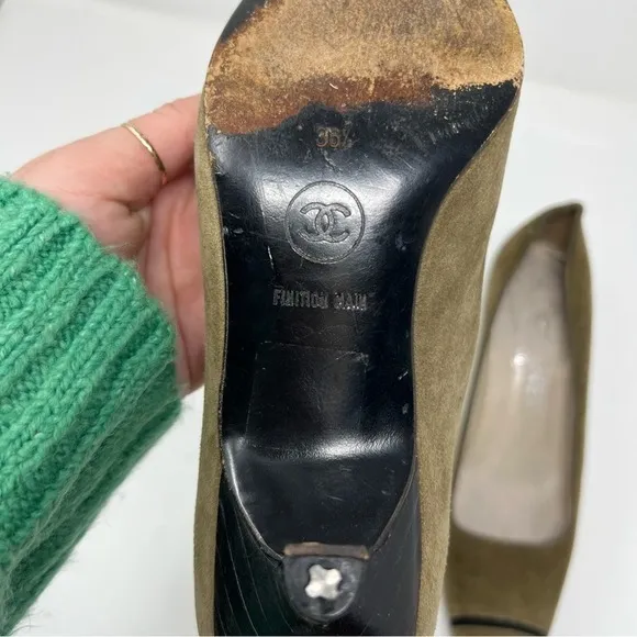 Chanel Vintage kitten heel in taupe brown suede shoes 36.5