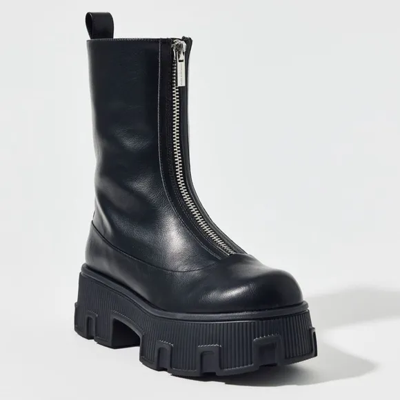 Charles &amp; Keith Women's Black Zip Up Lug Boots Y2K Chunky Combat Platform Moto