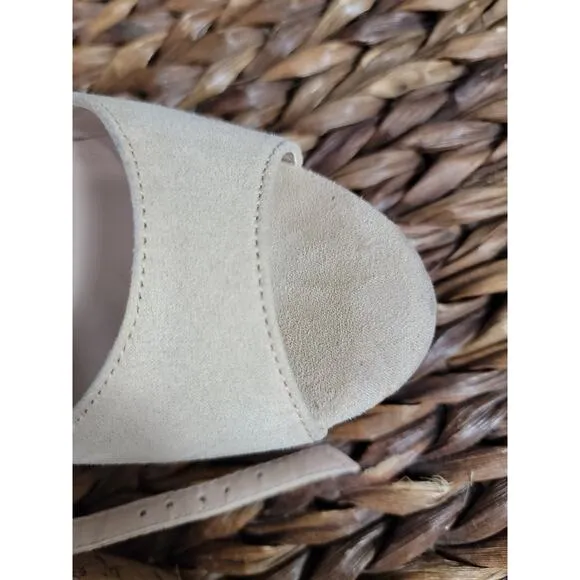 Charles by Charles David Women's 8 M Beige Suede Formal Preppy Wedge Sandals