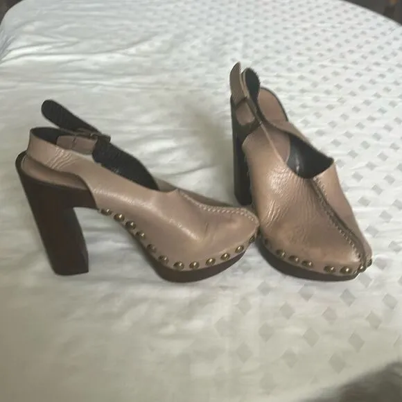 CHARLES DAVID &quot;PICCHIO&quot; TAUPE STUDDED SLINGBACK HEELS sz 6