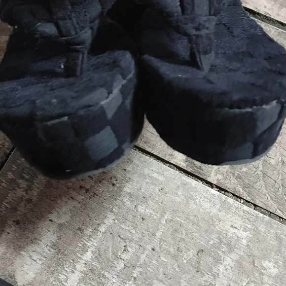 Chase   Chloe Wedge Thong Sandals Size 7.5