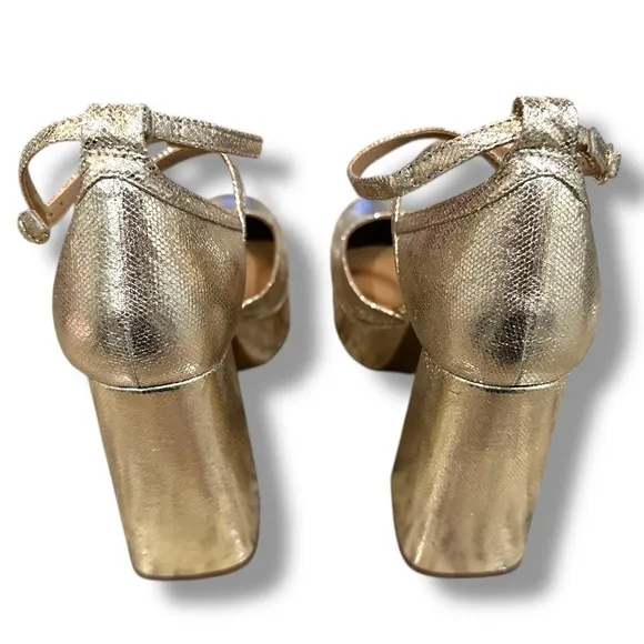Chelsea &amp; Violet Gold Platform Heels Size 6