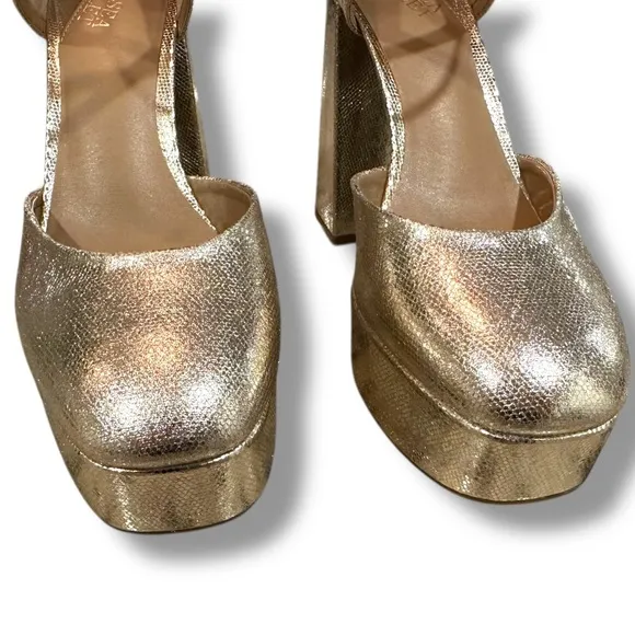 Chelsea &amp; Violet Gold Platform Heels Size 6