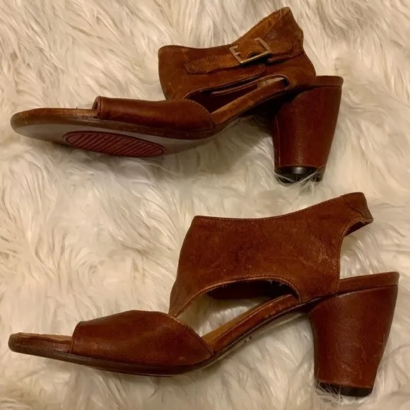 Chie Mihara Leather Block Heel Sandals, Size 36